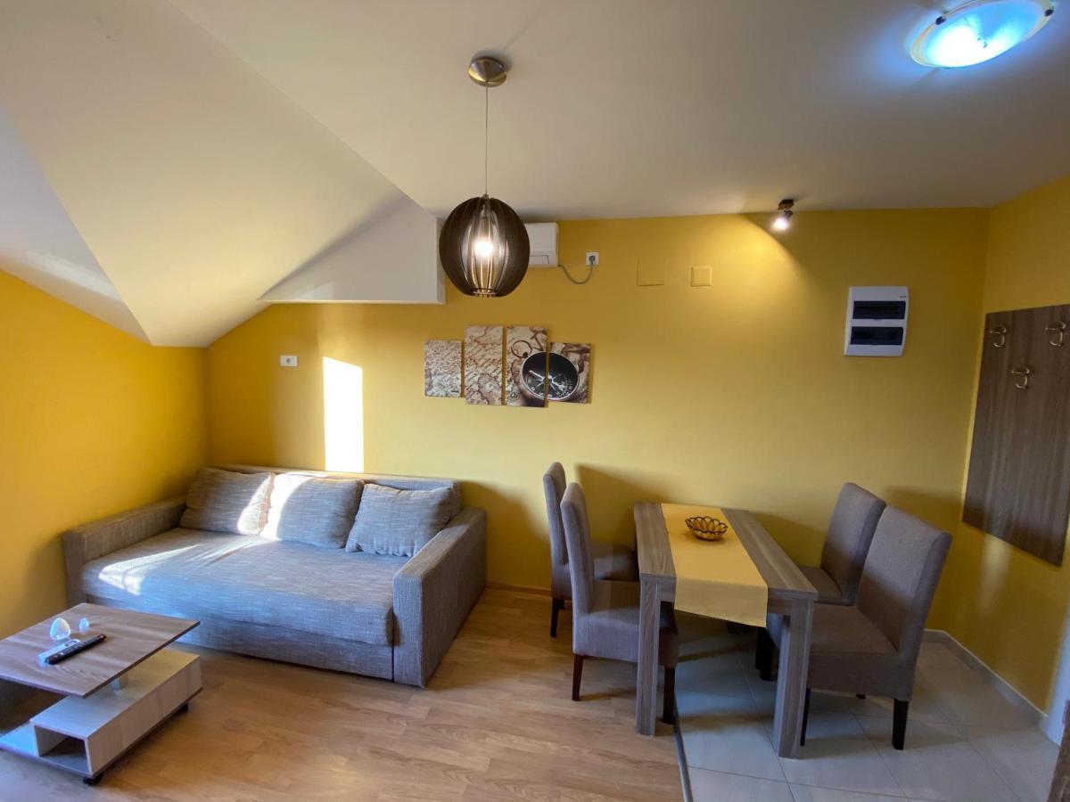 Apartmani Borova 2 Велико-Градиште Экстерьер фото