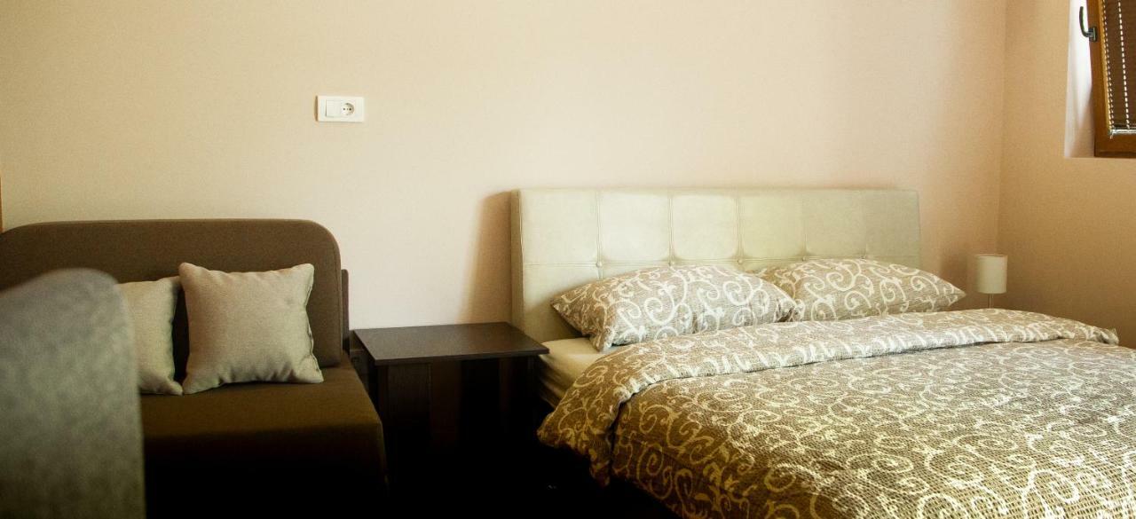 Apartmani Borova 2 Велико-Градиште Экстерьер фото